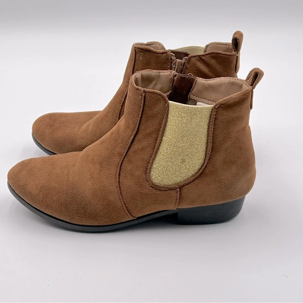 Extremely Me Light Brown Faux Sued Chelsey Boots w/ Side Zip Girls Size 2